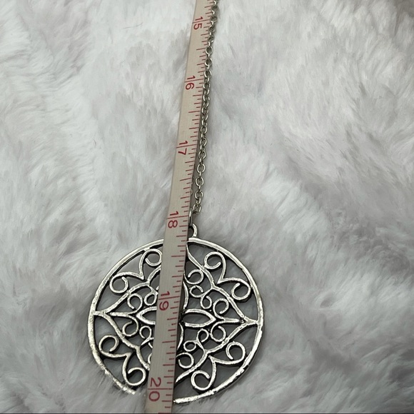 Medallion Pendant Long Silver Tone Necklace - Picture 11 of 12